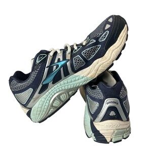 BROOKS ARIEL RUNNING SHOES SIZE 10